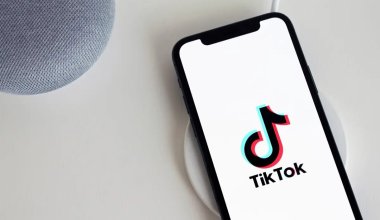 Ақтауда TikTok-та былапыт сөз айтқан әйелге айыппұл салынды