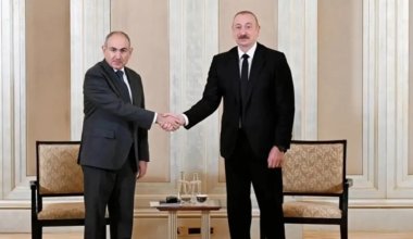 «Бейбітшілік орнады»: Пашинян АҚШ-тағы саммиттен бір жыл өткен соң Әлиевпен телефон арқылы сөйлесті