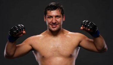 Қазақстандық файтер UFC-дегі жеңісінен кейін қомақты сыйақы алады