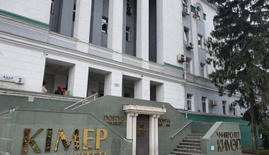 КИМЭП-тегі студентке қатысты шағымнан кейін полиция тексеру бастады