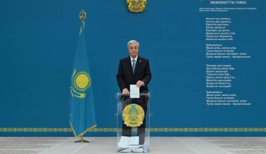 «Алдымызда тұрған жұмыс ауқымды»: Тоқаев Құрылтай сайлауында дауыс берді