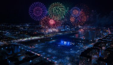 250 мың көрермен: Қарағандыда ел тарихындағы ең ауқымды Шахтерлер күніне арналған концерт өтті