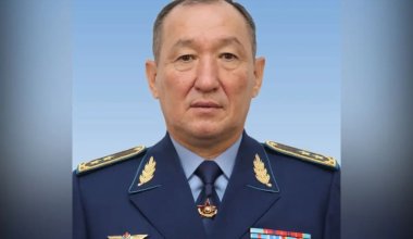 Қосанов қорғаныс министрі қызметіне қайта тағайындалды