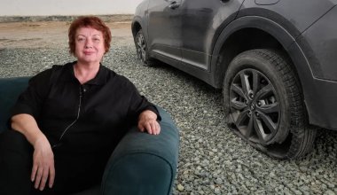Павлодарлық журналистің көлігінің дөңгелектерін жарып, үстіне бояу төккен