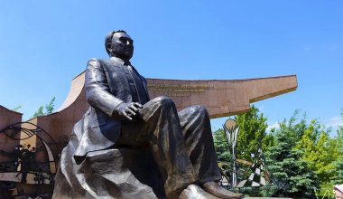 Алматыдағы Тұңғыш Президент саябағынан Назарбаевтың ескерткіші алынып тастала ма