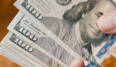 Доллар 450 теңгеге жақындады: 22 қыркүйектегі валюта бағамы