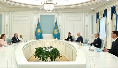 "Саясиландыратын мәселе емес" - Тоқаев орыс тілі туралы