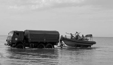 Болат Өтемұратов Қоры қаза тапқан әскери қызметшілердің отбасыларына 25 млн теңгеден бөледі