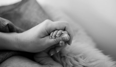 Ақмола облысында мас әйел сәбиін емізіп отырып ұйықтап, оны абайсызда тұншықтырып алған