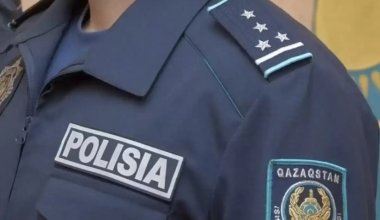 Өскеменде бұзақылық жасаған адамға ескерту жасаған полицей қаза тапты