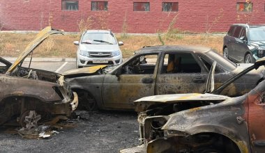 Астанада бес көліктің қалай түгі қалмай өртеніп кетті: мән-жай