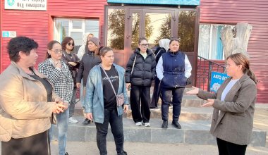 "Оқымасаңдар – кете беріңдер": Ақтөбеде студенттер колледждегі оқу ақысына шағымданды