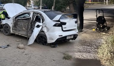 «Баласының қайтыс болғанын әлі білмейді»: Қызылордадағы қайғылы жол апатының жаңа деректері айтылды