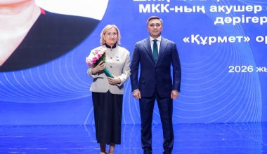 Шымкентте Республика күніне орай бірқатар азамат мемлекеттік наградамен марапатталды