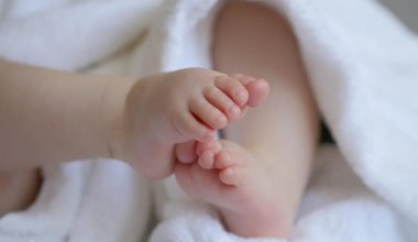 Павлодардағы перзентханада нәрестенің сүйегі сынды: дәрігерлер не дейді?