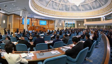 Президент ірі байлық иелеріне салынатын салықты көтеруді ұсынды
