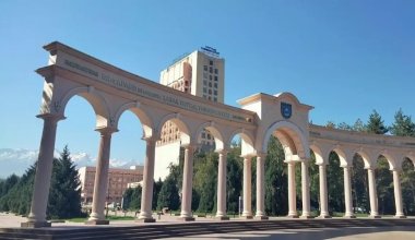 ҚазҰУ студенттері күмәнді сөмкеге байланысты шұғыл эвакуацияланды