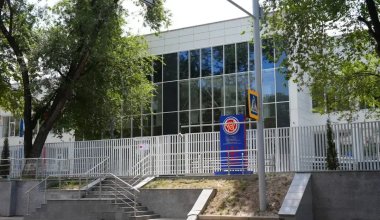 Алматыдағы РФММ оқушылары жаппай уланудан кейін қашықтан оқиды