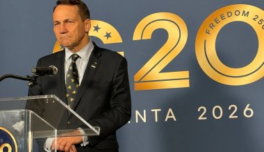 «Көрші елдерге басып кіретін мемлекетке тәуелді болғымыз келмейді»: Сикорский Ресейдің мұнайы мен газы туралы айтты