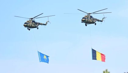 Бельгия королін Ақордада екі елдің туын ілген тікұшақтар қарсы алды
