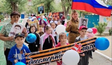 «Бессмертный полк»: Байқоңырда балабақшада әскери шеру өткізілді