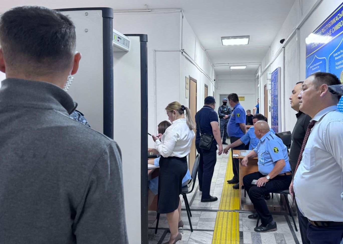 Кончает попу секс фото