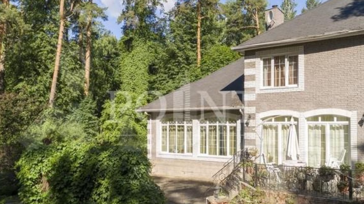 Есікті қаққан медбикенің секс видеосы Ольга порно фильмде