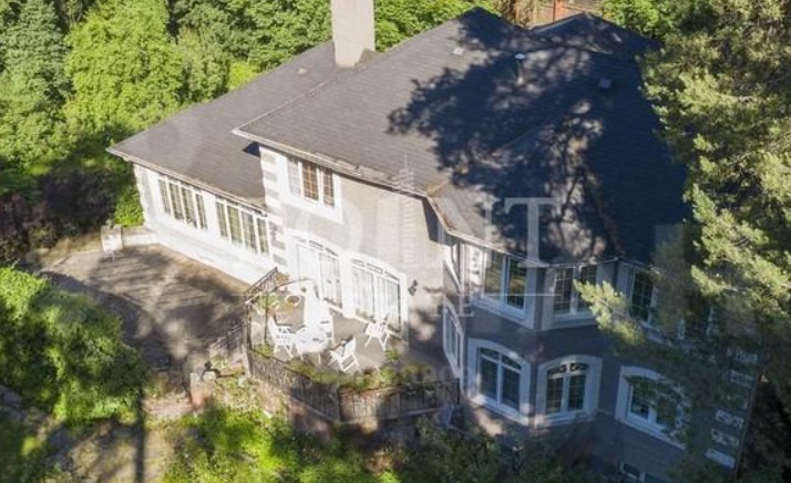 Мүше анасына қарсы демалды Аралас нәсілдердің жалаңаш фотосы