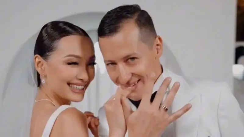 Порно көру: Демалыстағы құбыжықтар